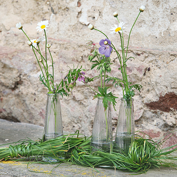 Mariage champêtre : 10 idées DIY déco avec des fleurs des champs