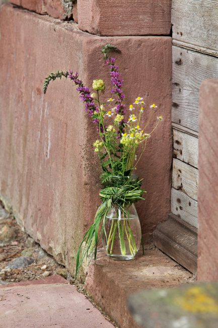 Mariage champêtre : 10 idées DIY déco avec des fleurs des champs