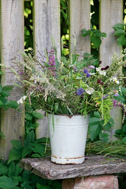 Mariage champêtre : 10 idées DIY déco avec des fleurs des champs