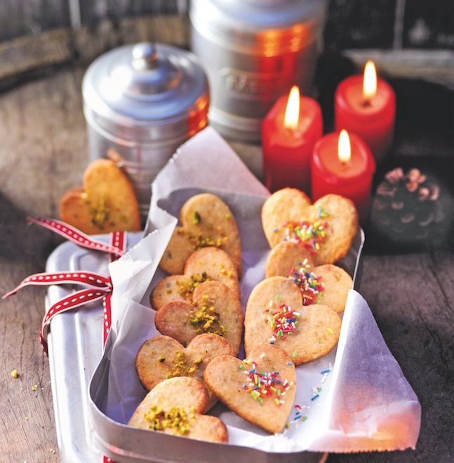 Biscuit de Noël : petits cœurs à la pistache