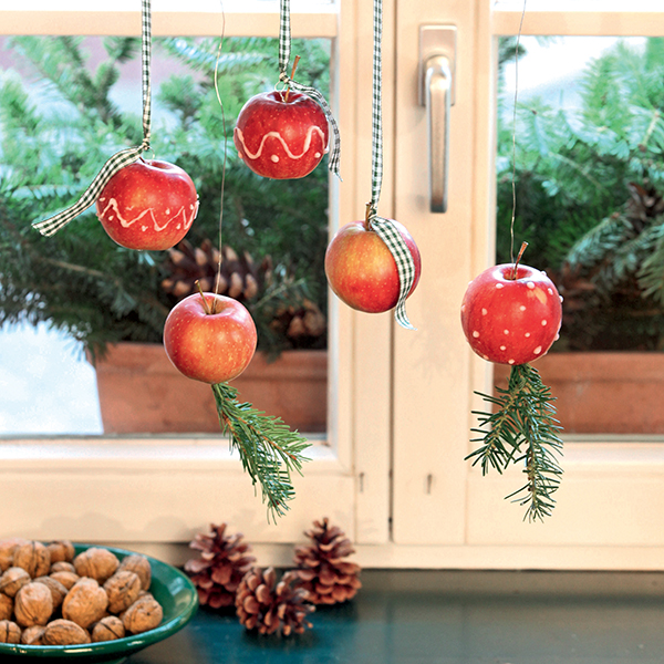 DIY Noël : décorer des pommes au sucre glace