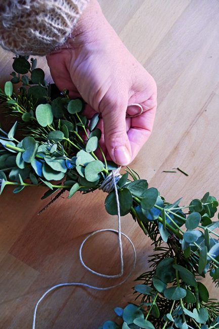 tuto pour faire une couronne de Noël