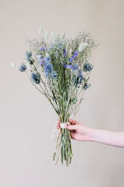 DIY : faire une déco estivale avec des fleurs séchées