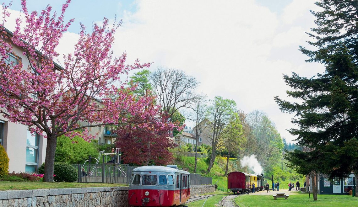 Voyage entre la Haute-Loire et l’Ardèche à bord du Velay-Express !